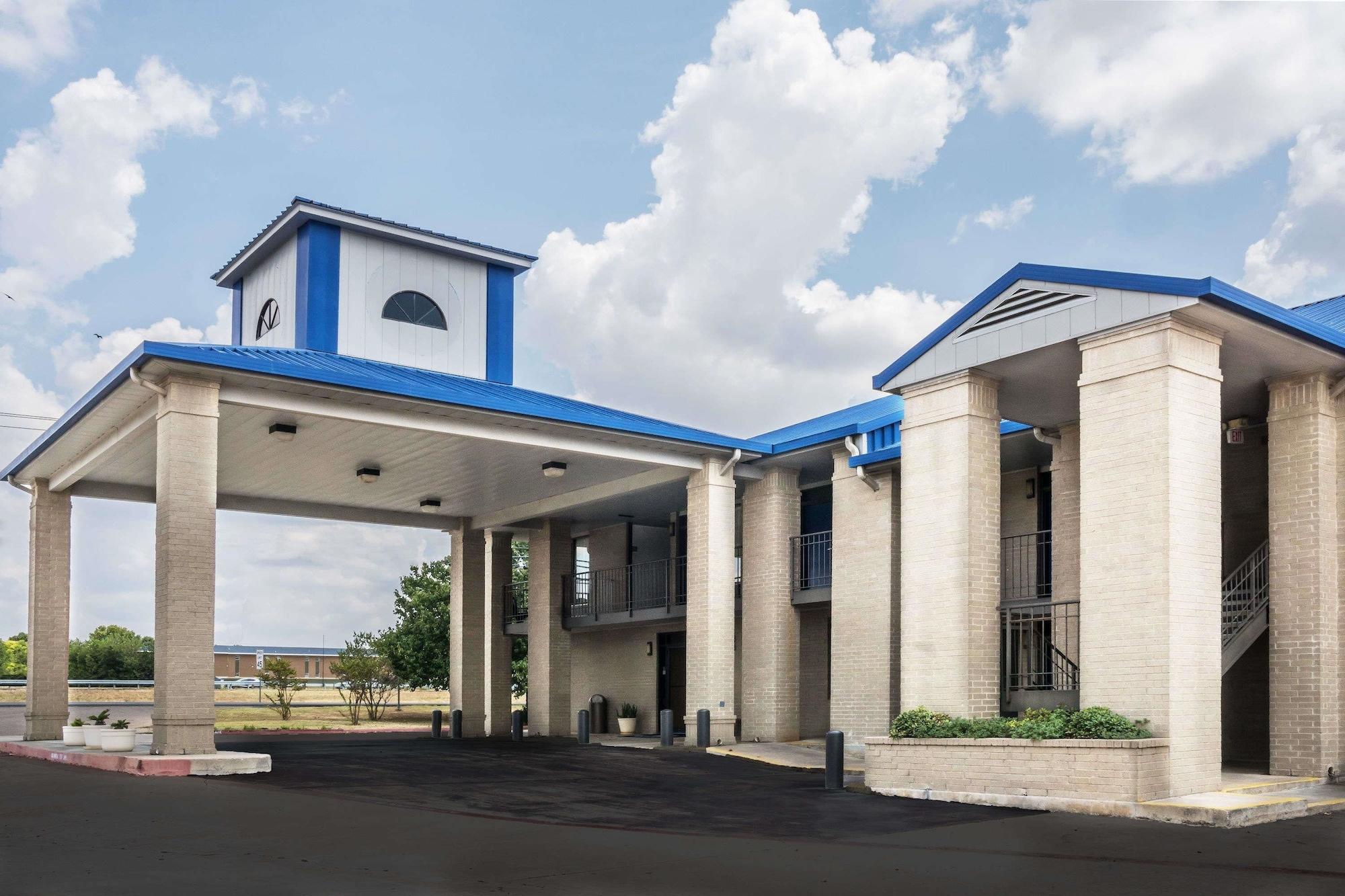 Days Inn By Wyndham Killeen Fort Hood Exterior photo